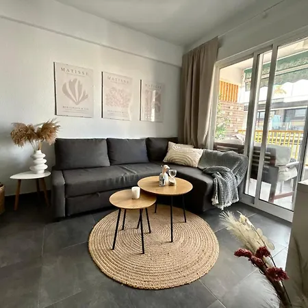 Beach Apartment *